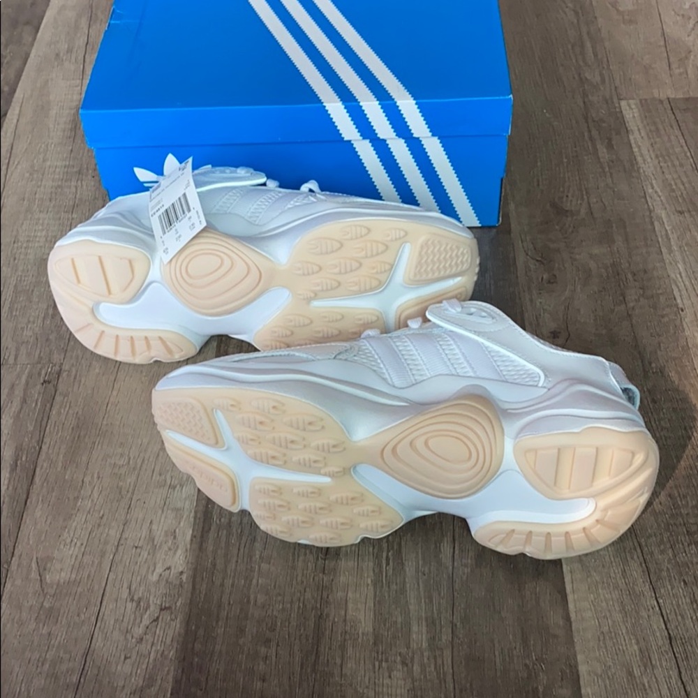 Adidas  Magmur Runner Women's - Picture 9 of 10